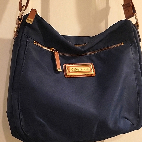 CALVIN KLEIN Nylon Belfast Messenger Bag - Picture 3 of 14